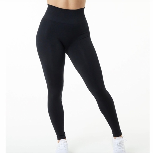 Alphalete Amplify Leggings - Picture 3 of 3